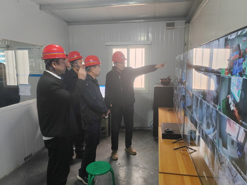 国能陕西榆神矿业有限公司大保当煤矿董事长李锋一行莅临陕煤建设矿建三公司小保当项目考察调研