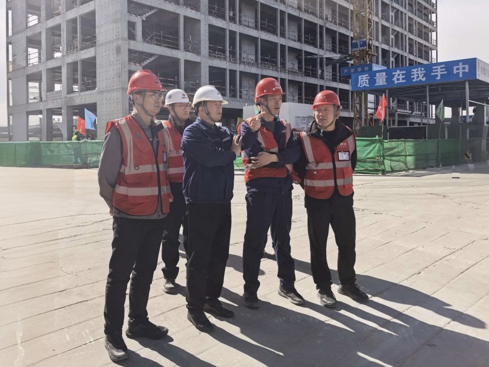 榆林化学副总经理刘振虎深入陕煤建设天工公司基层项目部检查指导工作