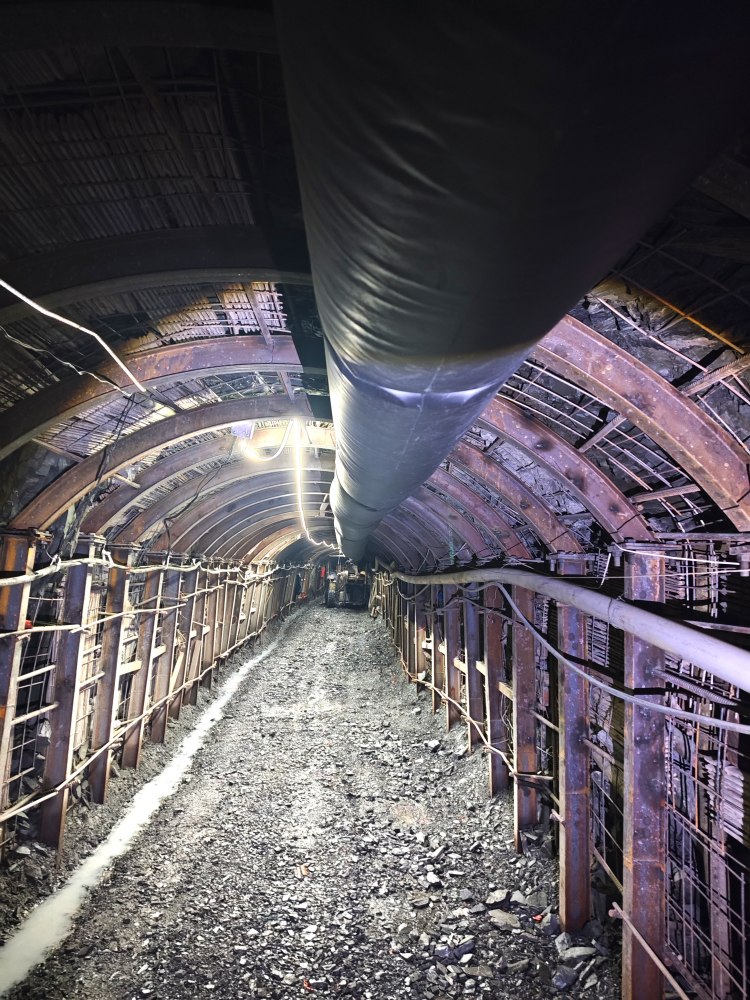 攻坚克难保安全 实干笃行促发展