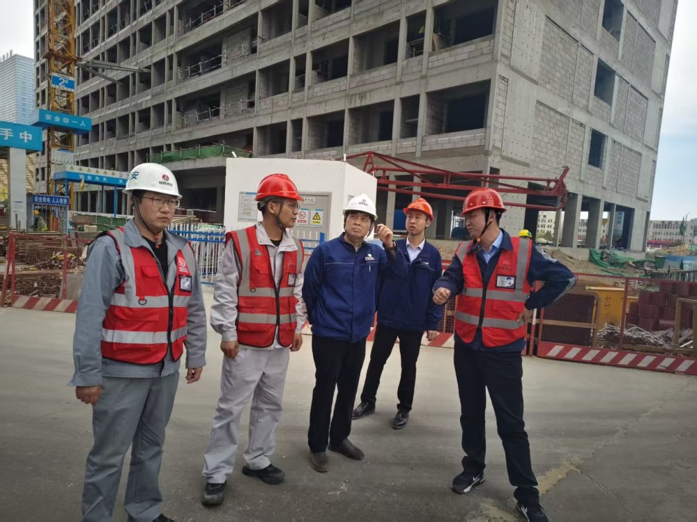 榆林化学总会计师张建华深入陕煤建设天工公司基层项目部检查指导工作