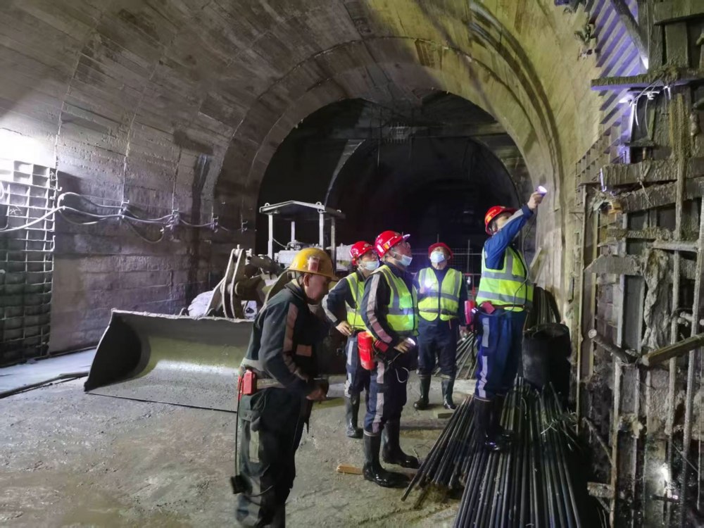 陕煤建设煤矿运营服务分公司：以案为鉴强警示 自查自纠筑防线