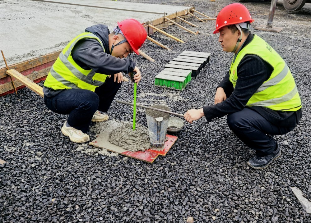 陕煤建设绿宇公司:首板浇筑启新程 质速双优保投产