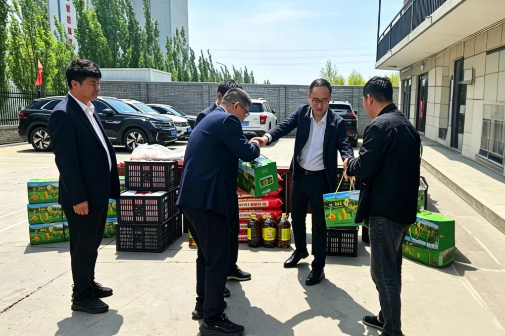 陕煤建设煤矿运营服务分公司：致敬劳动者 情暖五一节