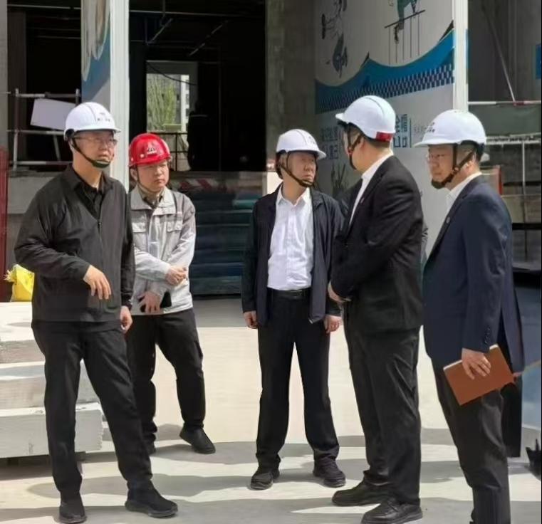 实业集团党委副书记、董事、总经理杜新柱一行深入天工公司基层项目部检查指导工作