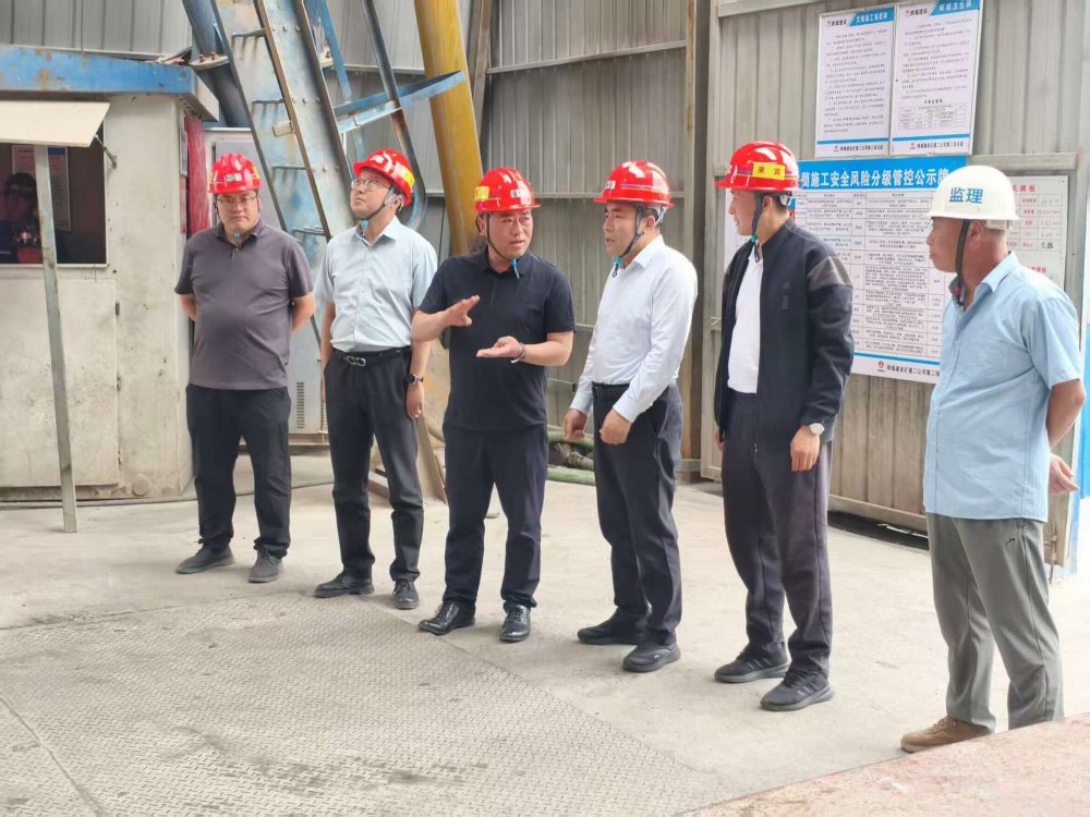 渭南市应急管理局副局长冯党军带队到陕煤建设矿建二公司第二项目部进行检查