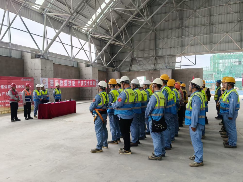 安全生产月进行时 陕煤建设内蒙古分公司携手合作单位开展专项应急演练