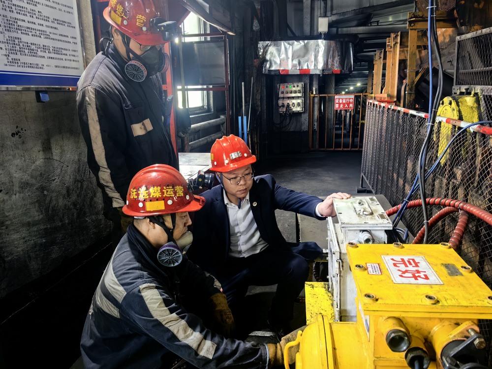 陕煤建设洗选煤运营公司:班组检修现场 行走的技能课堂