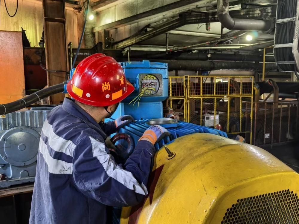 陕煤建设洗选煤运营公司柠条塔运营项目部:高温酷暑砺担当 坚守一线保生产