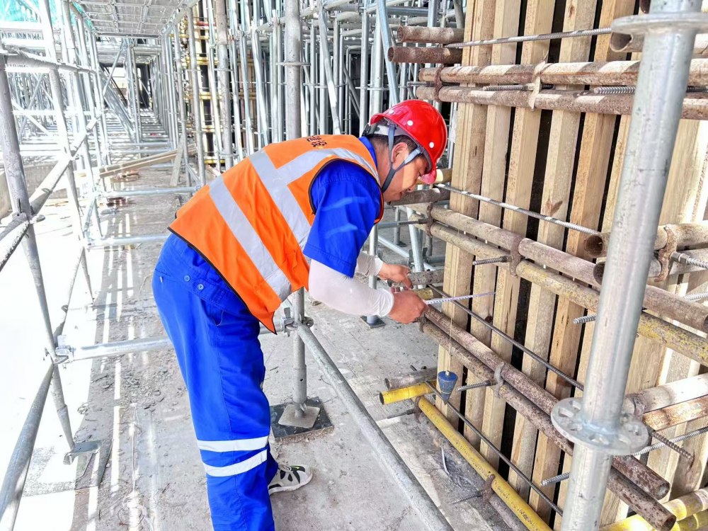 精准实测固根基 标准防护铸品质