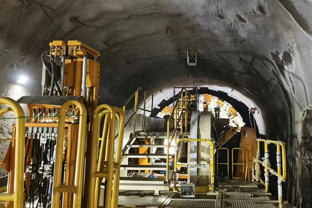 陕煤建设煤矿运营服务分公司：“四千精神”深耕记