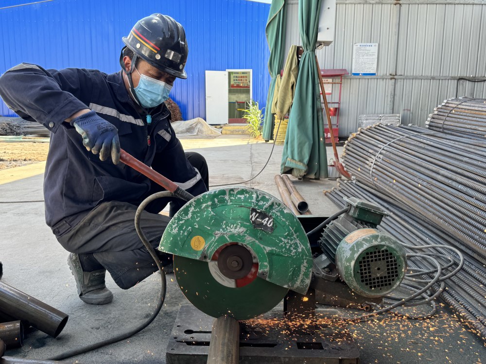 陕煤建设矿建三公司:战高温斗酷暑 保进度守质量