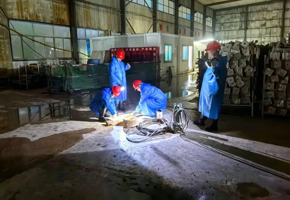 陕煤建设铜煤公司铜创能材项目部：万众一心齐防汛