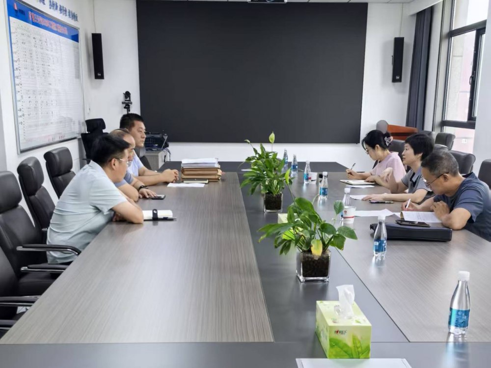铜川市人社局工伤保险科深入矿建三公司检查指导工作