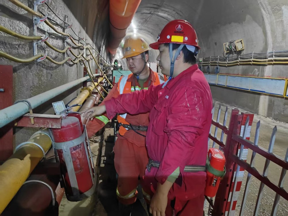 陕煤建设矿建三公司:深耕安全管理 筑牢井下施工防护屏障
