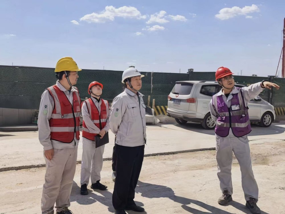 陕煤集团榆林化学副总经理刘振虎深入陕煤建设天工公司基层项目部检查指导工作