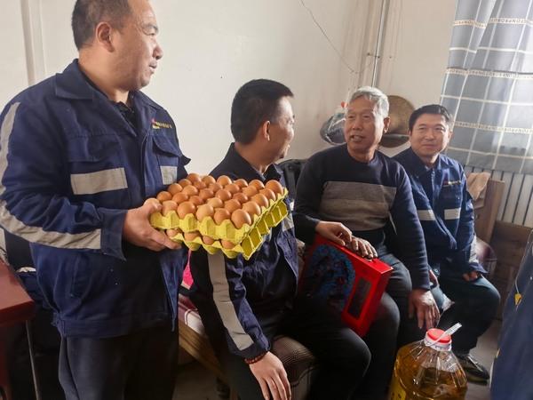 陕煤建设洗选煤运营分公司第五项目部：重阳敬老送温情 一线志愿暖人心