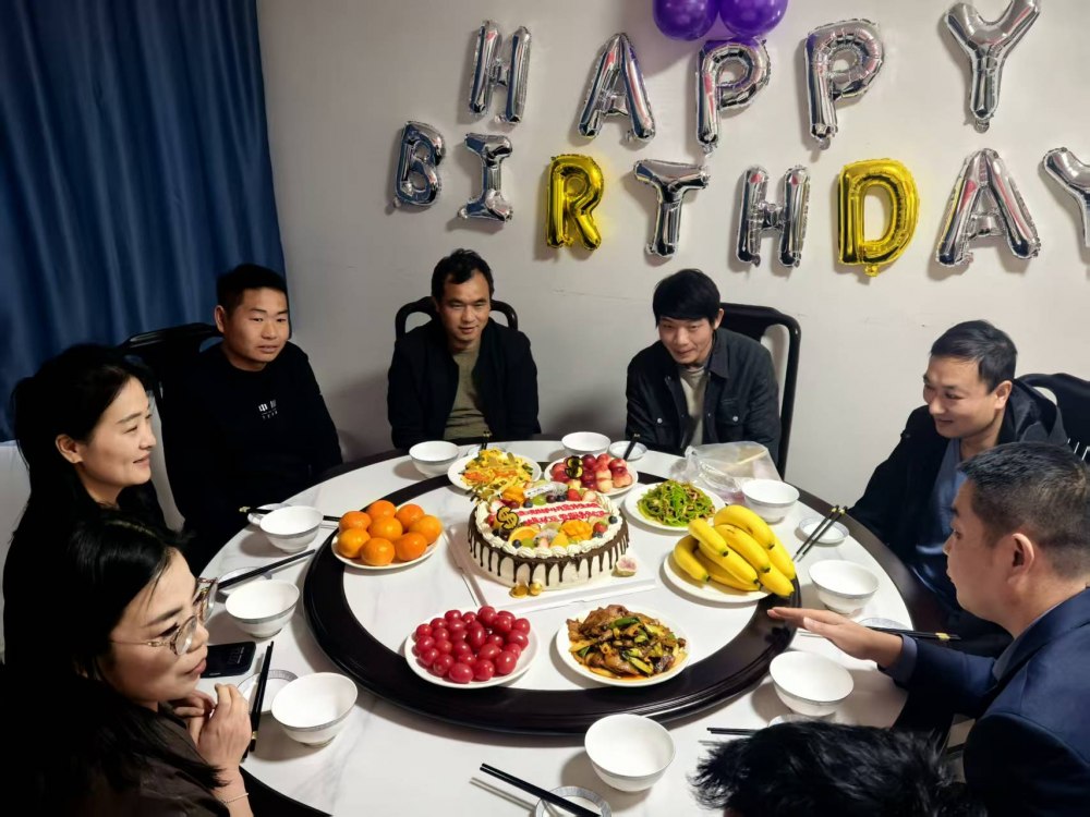 陕煤建设煤矿运营服务分公司：集体生日鼓干劲 凝心聚力冲全年